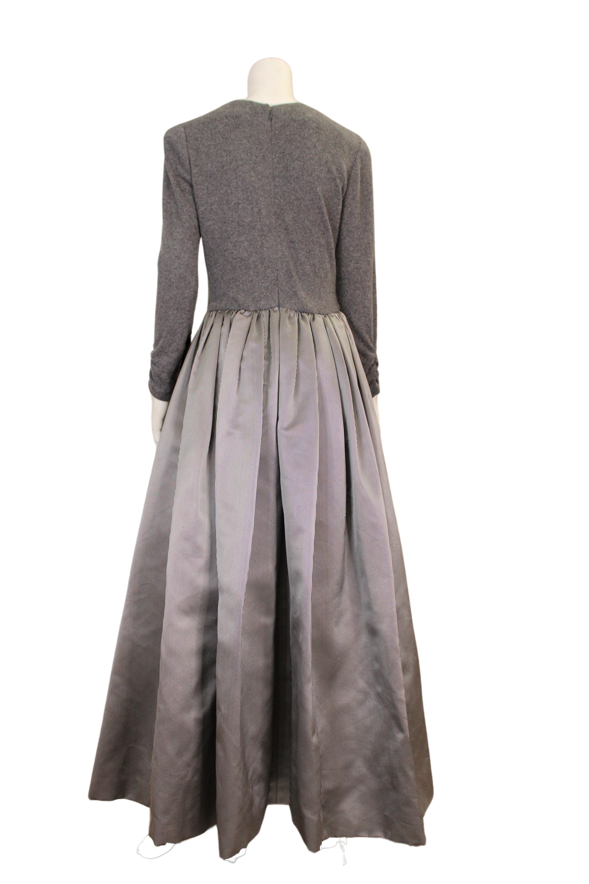 Oscar De La Renta 1990s Grey Gown