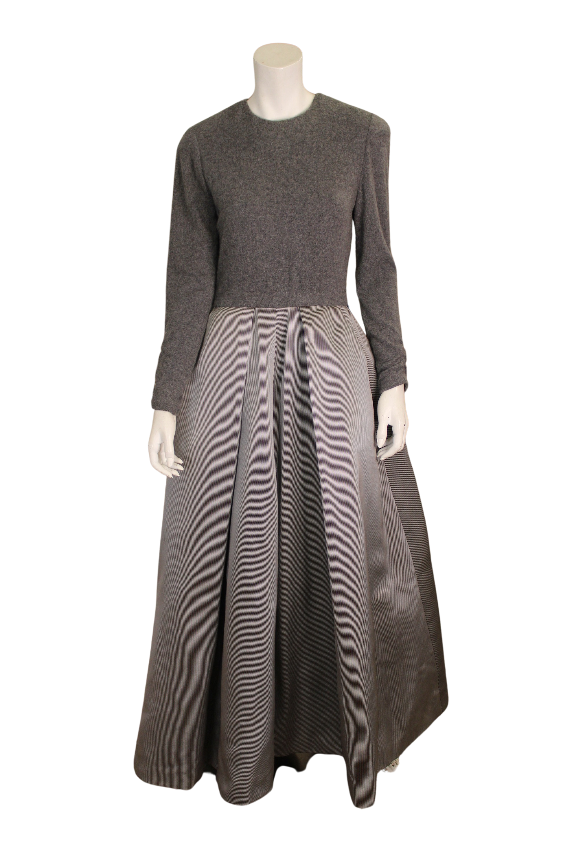 Oscar De La Renta 1990s Grey Gown