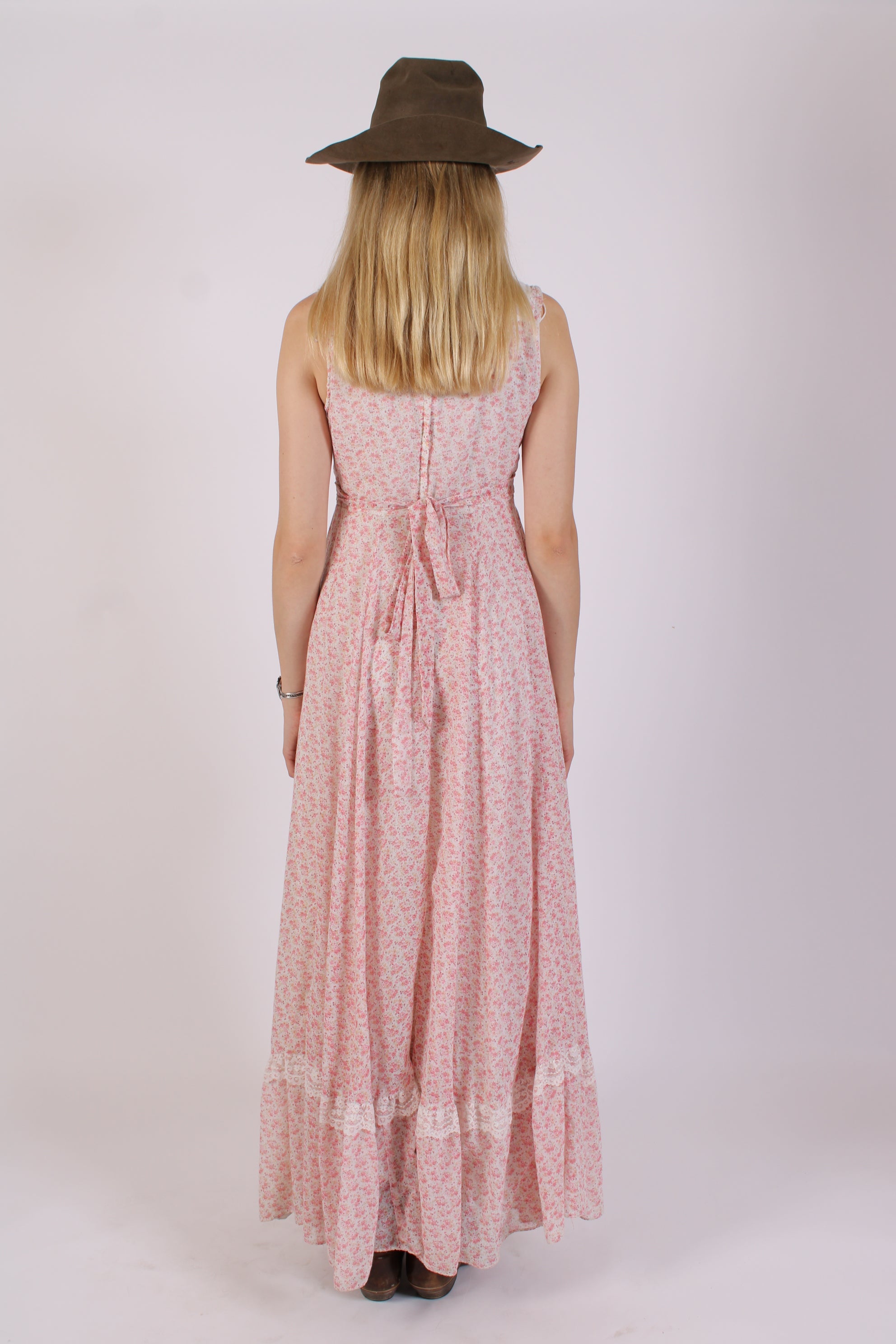 Vintage 1970s Sleeveless Pink Floral Gunne Sax Dress